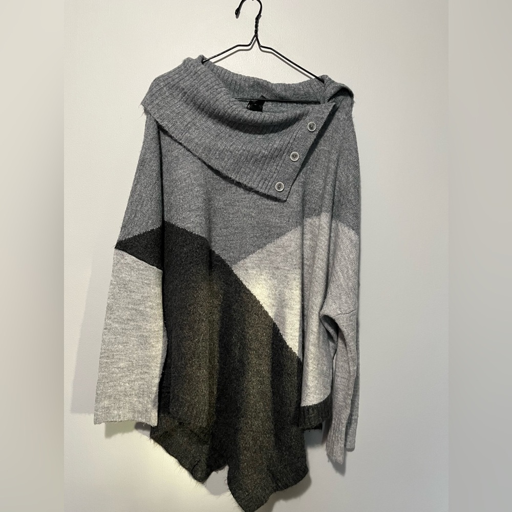 Db Sunday Gray and Black Colorblock Sweater